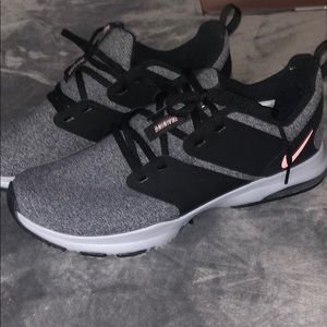 NIKE training shoes
